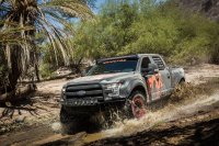 (image for) Fox 17-18 Ford F250 2.0 Perf Series Smooth Body Remote Res. Rear Shock - 4-6in Lift